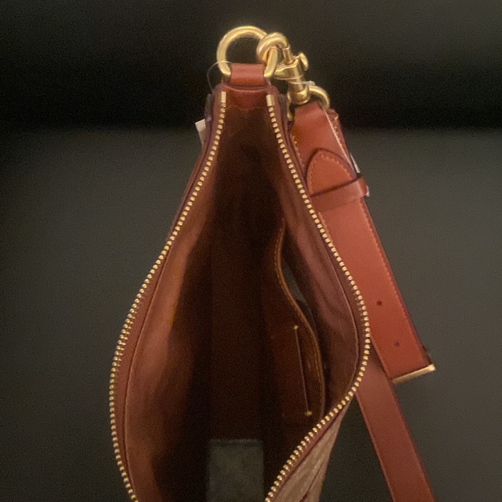 Coach Signature Bag - Picture 5 of 11